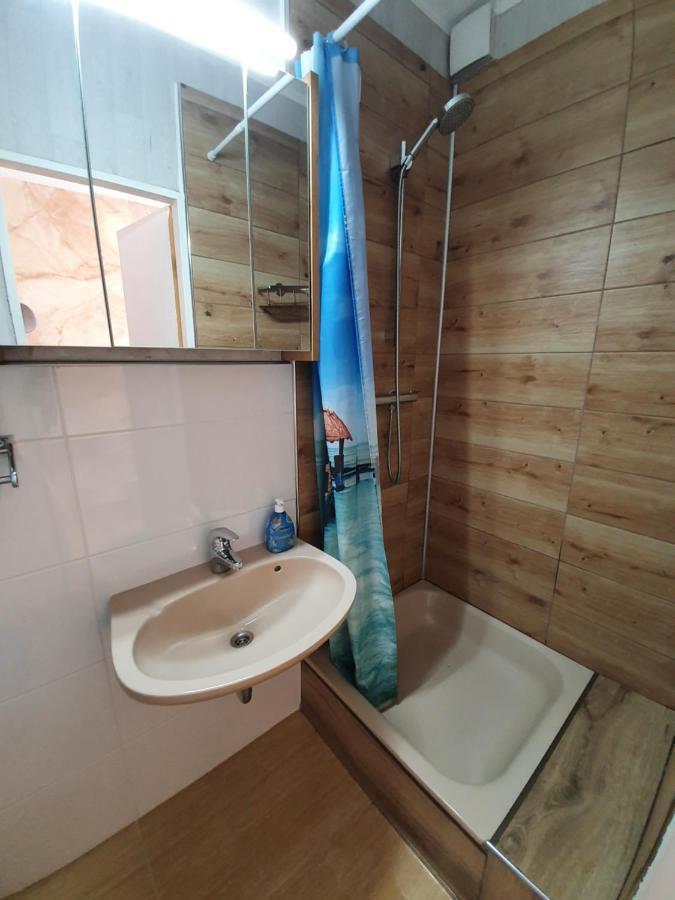 Hotel Kenny & Henry Куксхавен Екстериор снимка