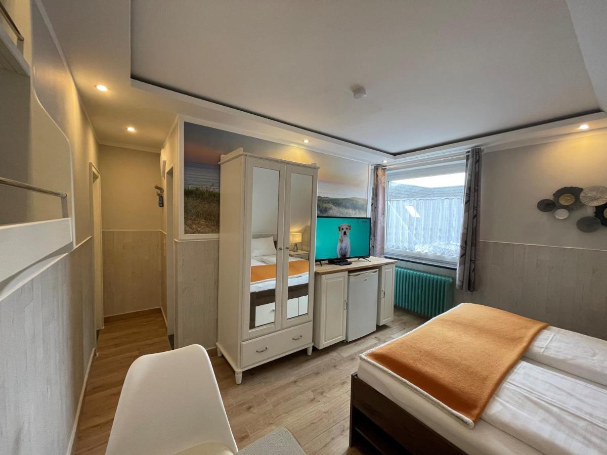 Hotel Kenny & Henry Куксхавен Екстериор снимка