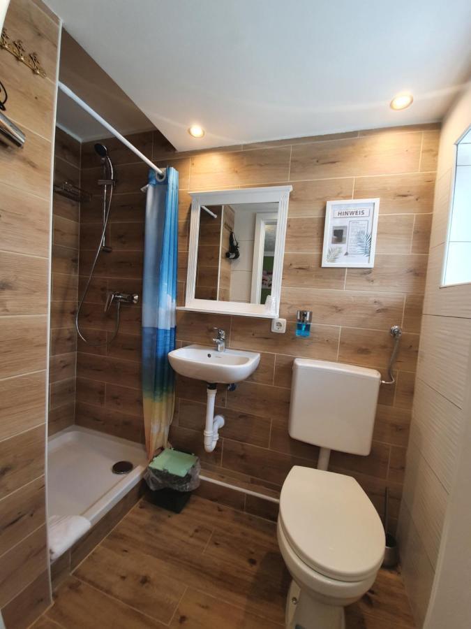 Hotel Kenny & Henry Куксхавен Екстериор снимка