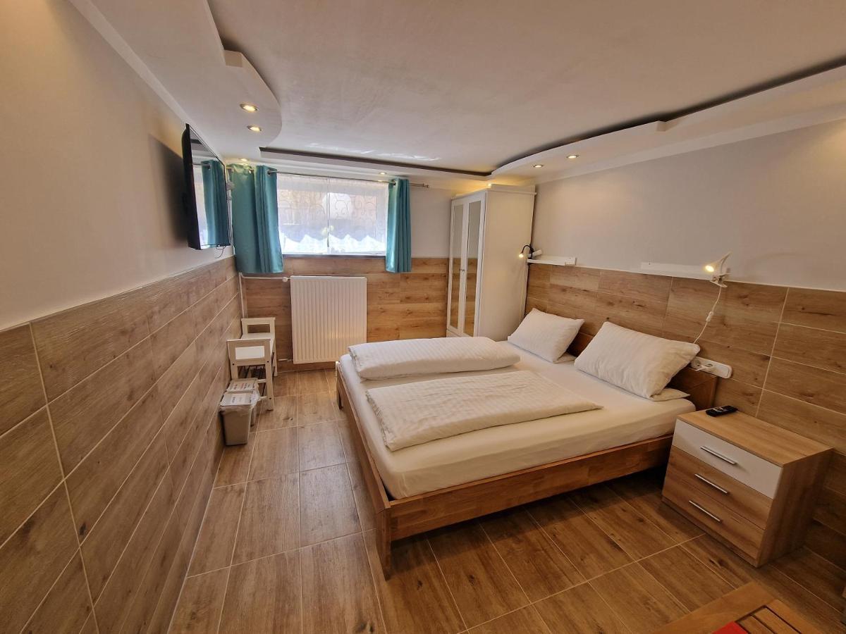 Hotel Kenny & Henry Куксхавен Екстериор снимка