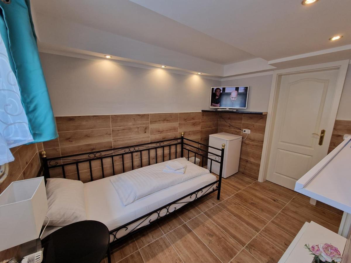 Hotel Kenny & Henry Куксхавен Екстериор снимка