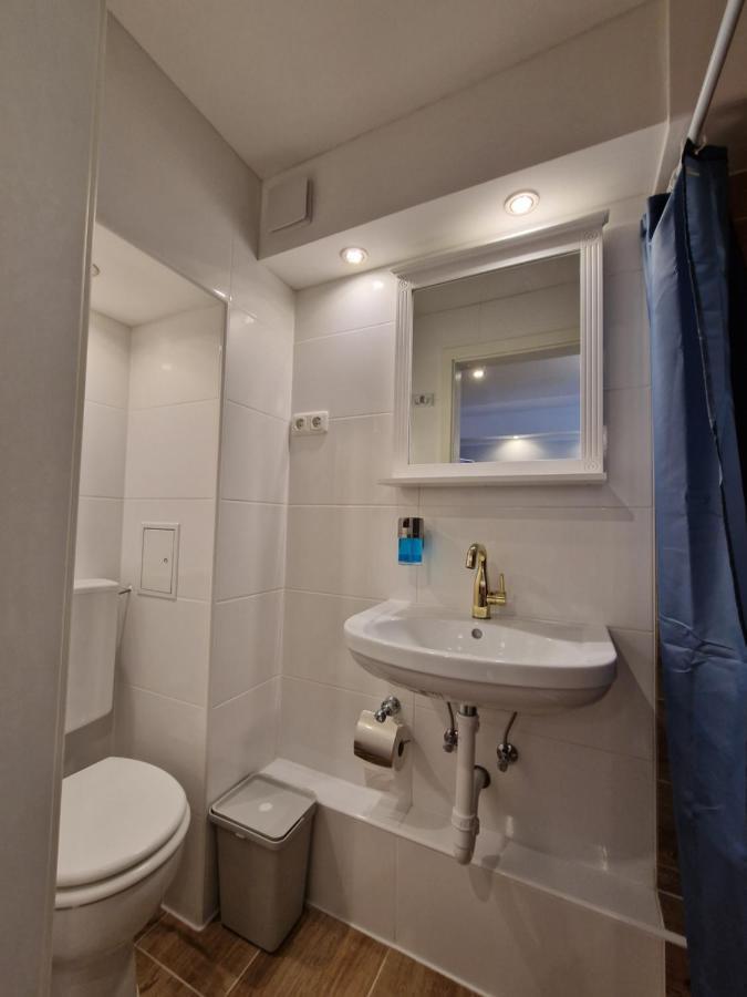 Hotel Kenny & Henry Куксхавен Екстериор снимка